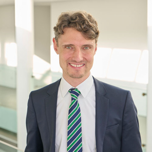 Prof. Dr. Jonas Schreyögg